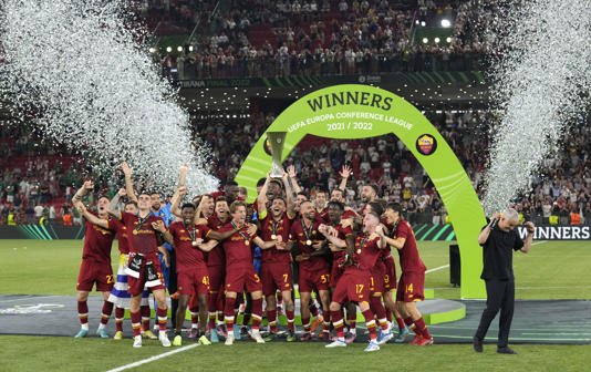 Roma supera a Feyenoord y conquista Conference League