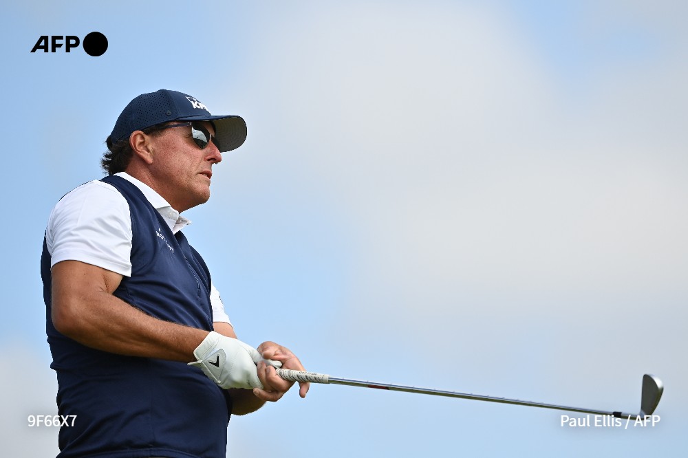 Phil Mickelson renuncia a defender su título del Campeonato de la PGA
