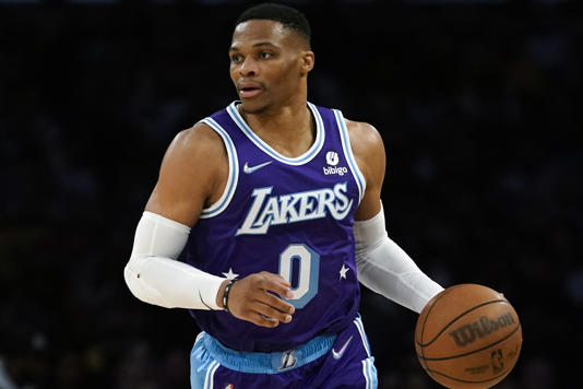 Westbrook seguirá otro año con los Lakers
