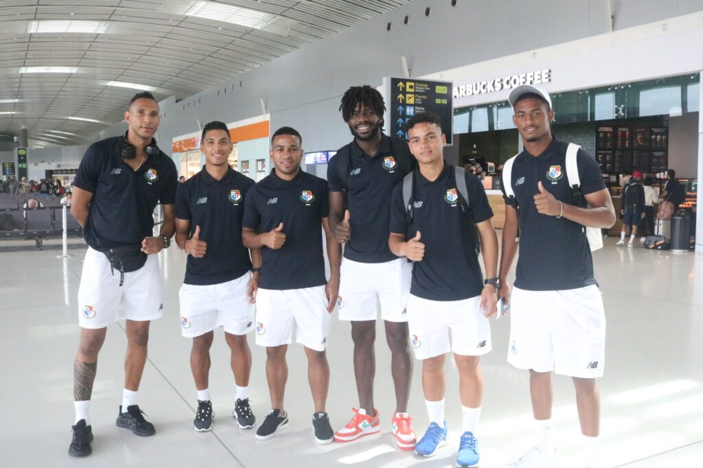 Ángel Sánchez revela a los convocados que viajarán a Uruguay