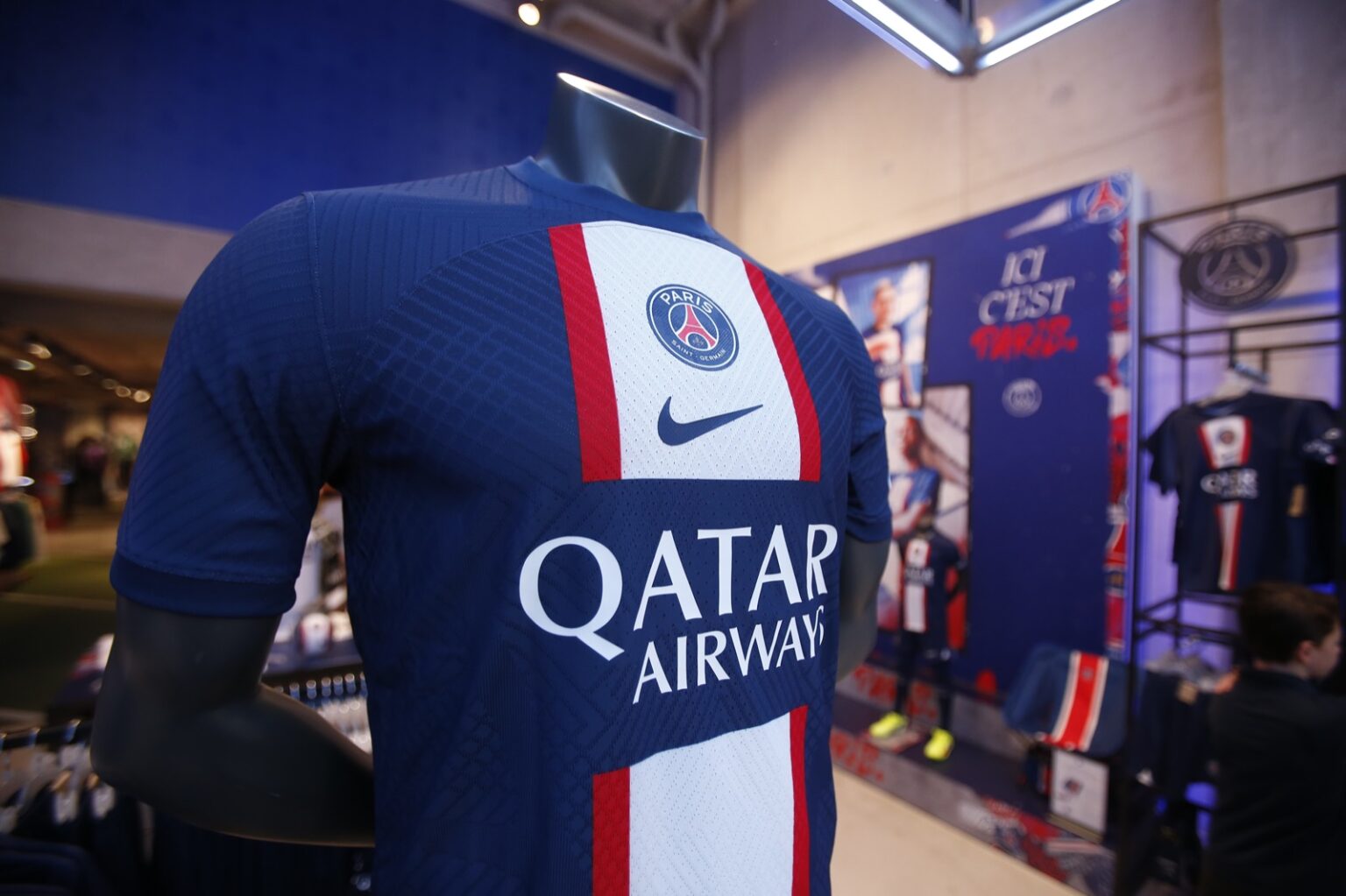 PSG presenta nuevo uniforme con todas sus figuras incluidos Neymar, Messi y Mbappé