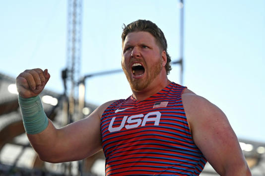 Ryan Crouser logra oro mundial que le faltaba en lanzamiento de peso