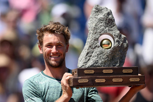 Ruud remonta ante Berrettini y se corona en Suiza