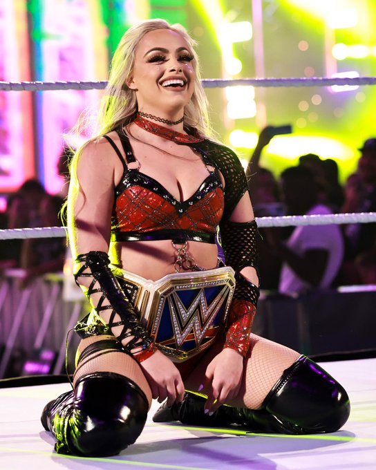 Liv Morgan vence a Natalya en WWE SmackDown