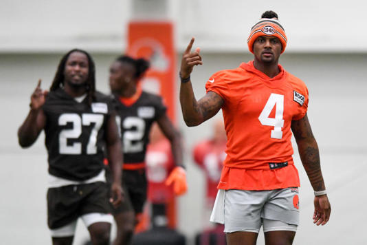 NFL suspende a Deshaun Watson y deberá pagar multa millonaria por 25 demandas de acoso sexual