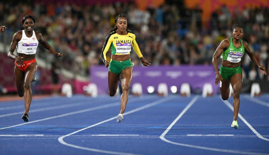 Campeona olímpica Thompson-Herah domina 100m en Commonwealth