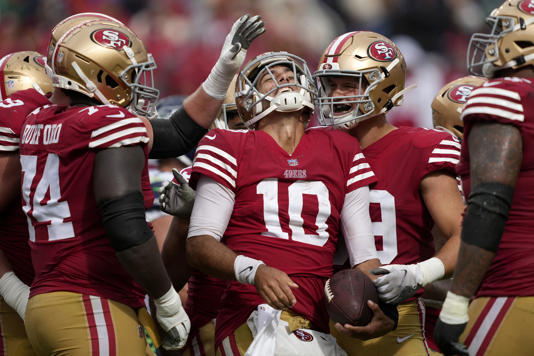 49ers pierden a QB Trey Lance por resto temporada; Garoppolo lo reemplaza