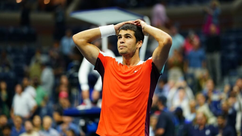 Alcaraz vence a Sinner en un duelo épico e histórico en Abierto de EEUU