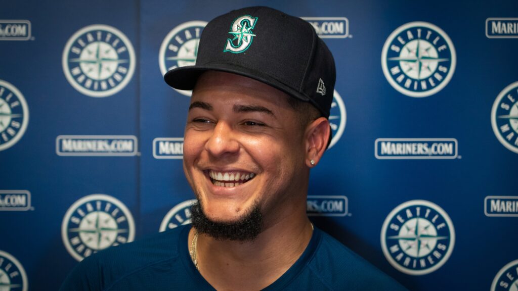 Dominicano Luis Castillo pacta millonaria extensión con Seattle Marines