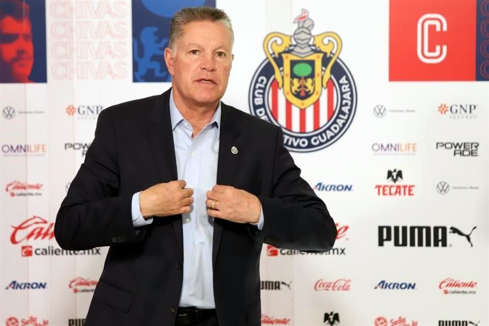 Anuncian salida de Ricardo Peláez como director deportivo de Las Chivas