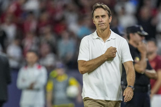 Sevilla despide a Lopetegui tras derrota ante el Dortmund