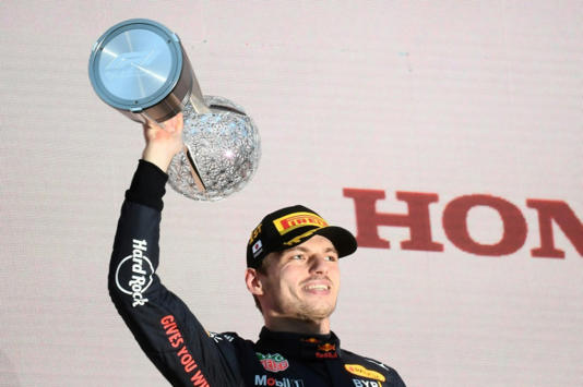 Verstappen logra segundo título de F1 en confusa y accidentada carrera nipona