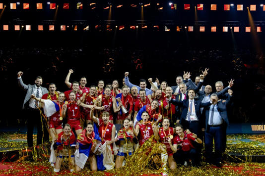 Serbia derrota a Brasil y logra segundo Mundial femenino de voleibol consecutivo