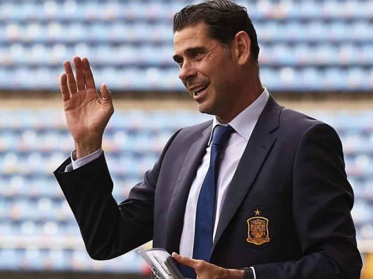 Chivas nombra a Fernando Hierro como director deportivo