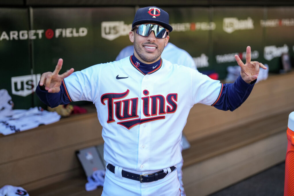Carlos Correa vuelve a agencia libre en búsqueda de contrato jugoso