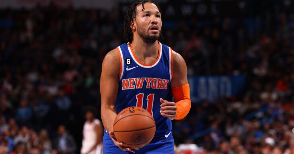 NBA sanciona a Knicks con quitarle una ronda de Draft