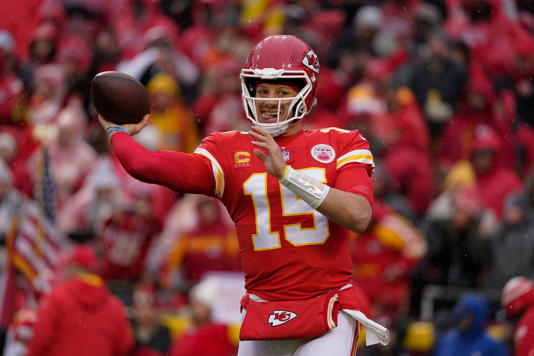 Mahomes sufrió esguince de tobillo derecho