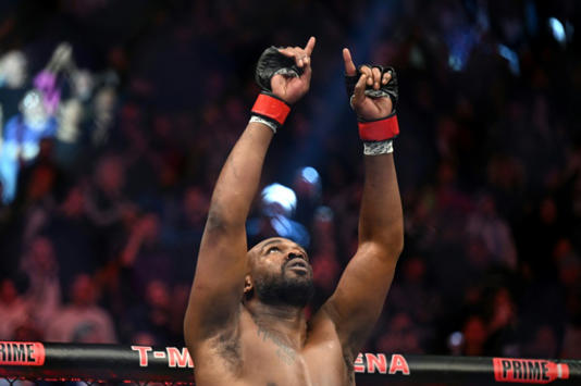 Jon Jones gana corona de los pesados en UFC