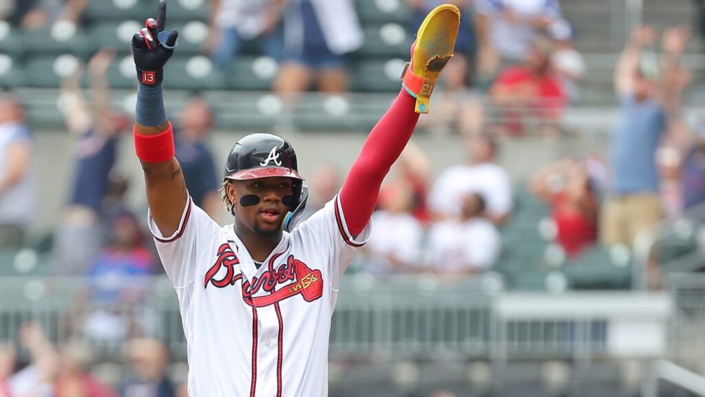 Acuña Jr. el más rápido en llegar a 15 HR y 30 BR