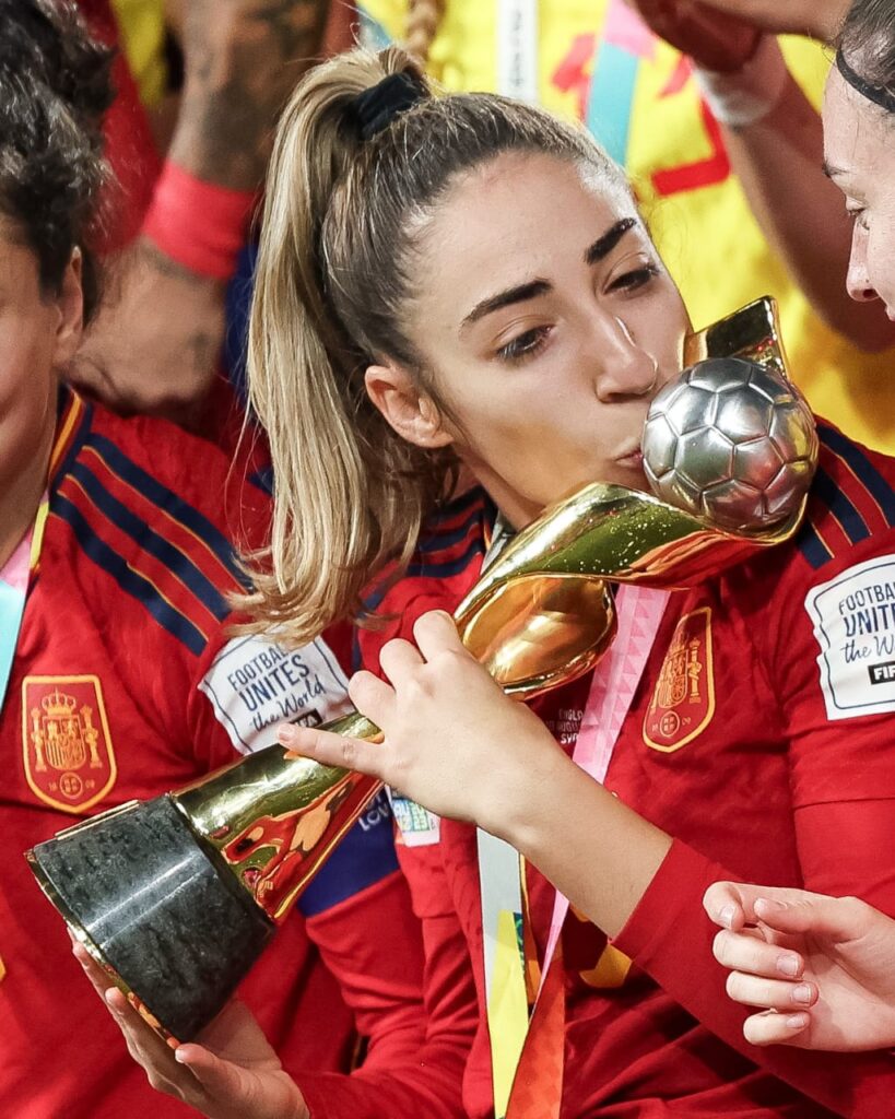 FIFA suspende a Rubiales del fútbol tras beso no solicitado