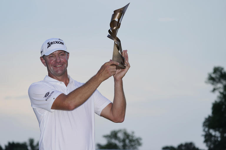 Glover encadena victorias al ganar el St. Jude en un playoff, 1er torneo de la Copa FedEx