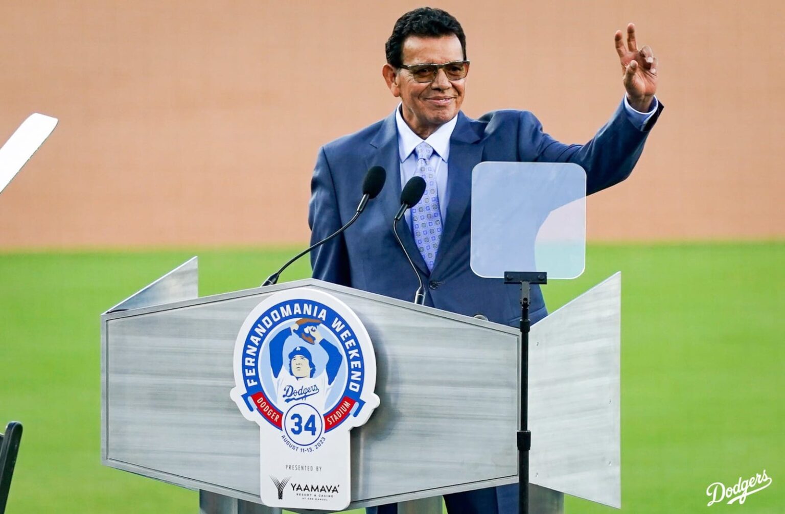 LA Dodgers retiran el número 34 de Fernando Valenzuela