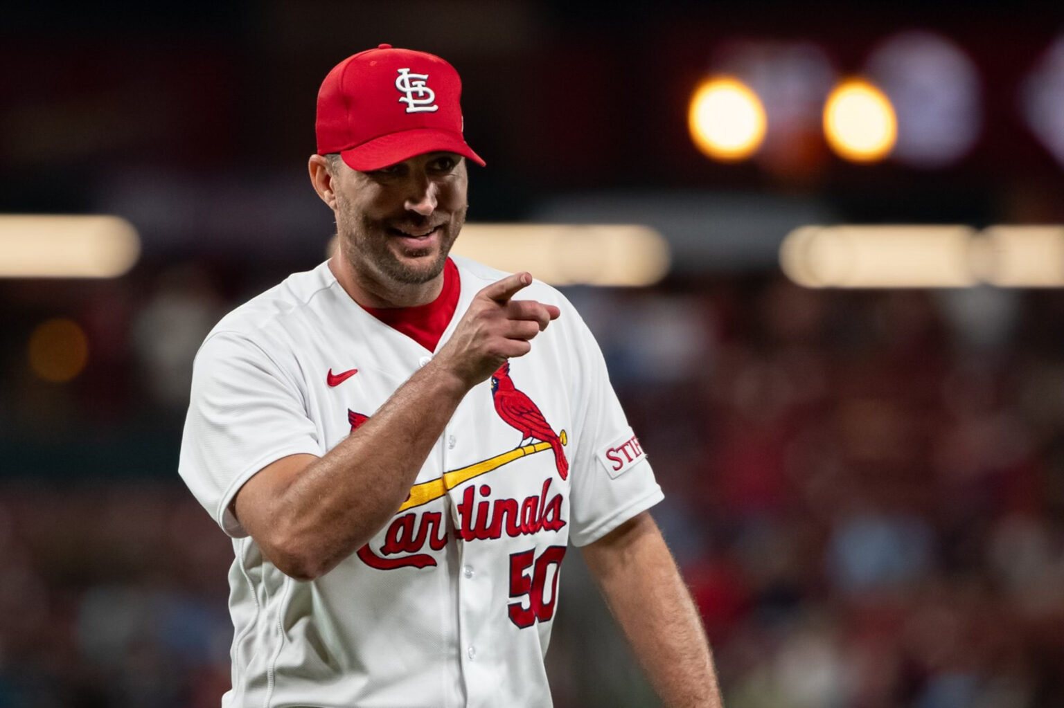 ¡Misión cumplida! Wainwright llega a 200 victorias en dominante salida