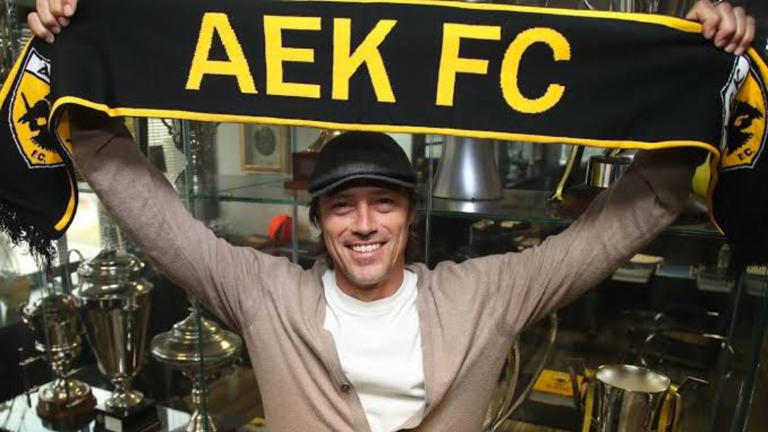 Matías Almeyda del AEK Atenas es elegido mejor técnico del año en Grecia