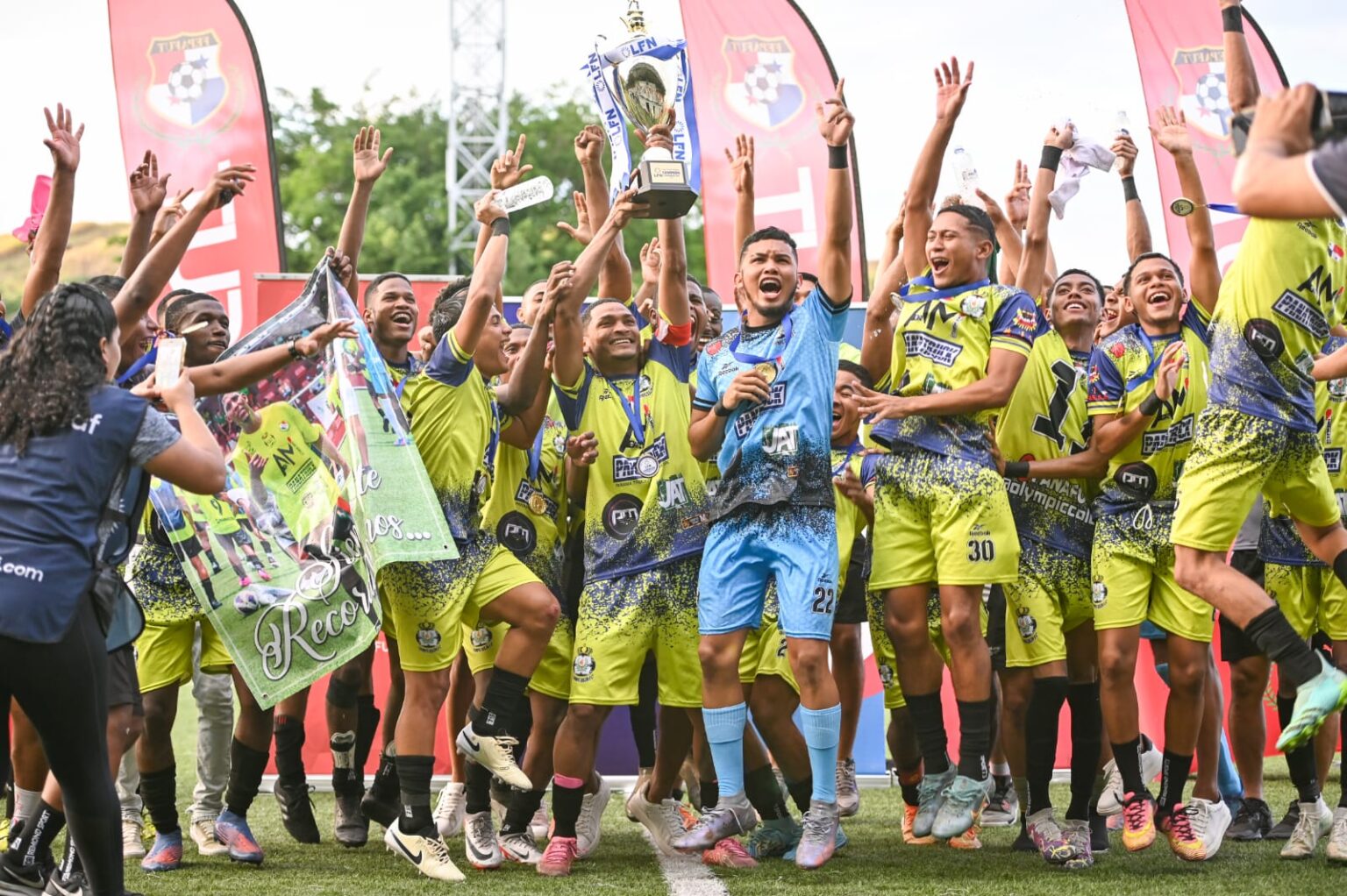 Olympic Colón FC y La Familia FC Finalistas de la LFN