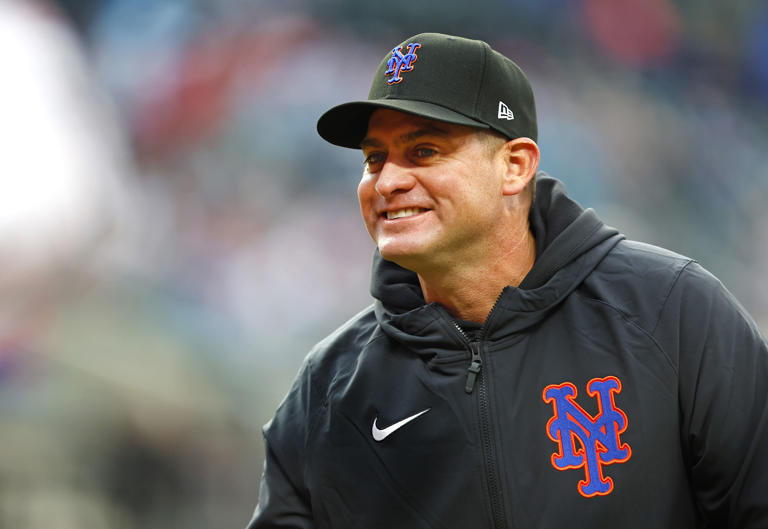 Los Mets ratifican a Carlos Mendoza para dirigir al equipo en 2025