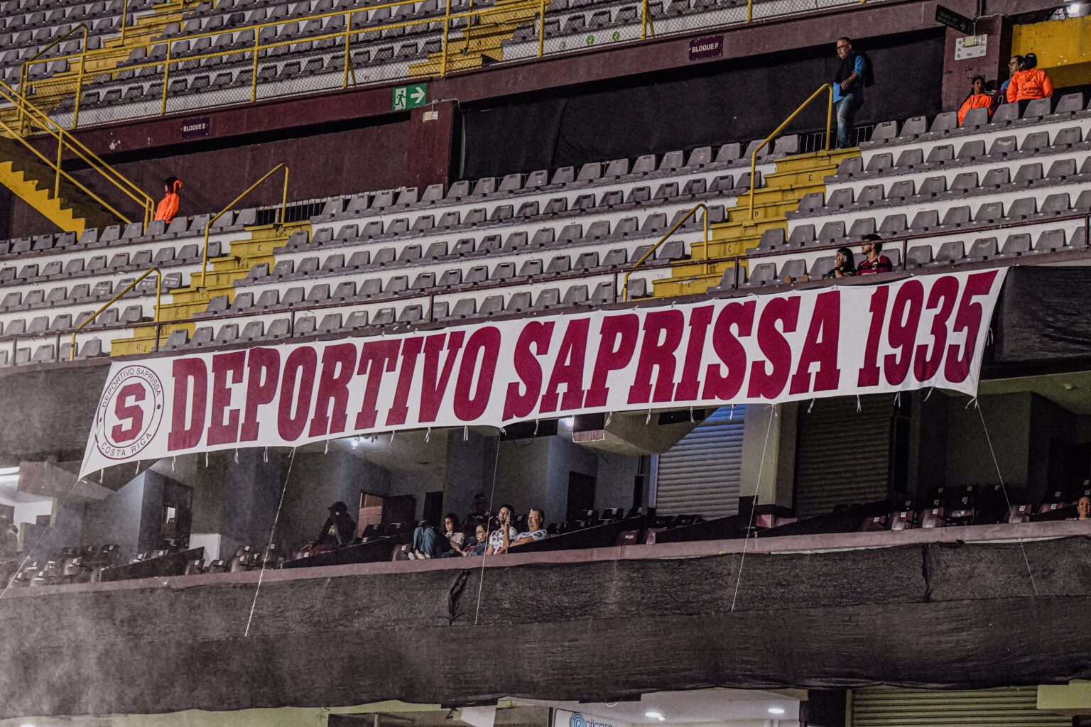 Fidel Escobar se va del morado Saprissa